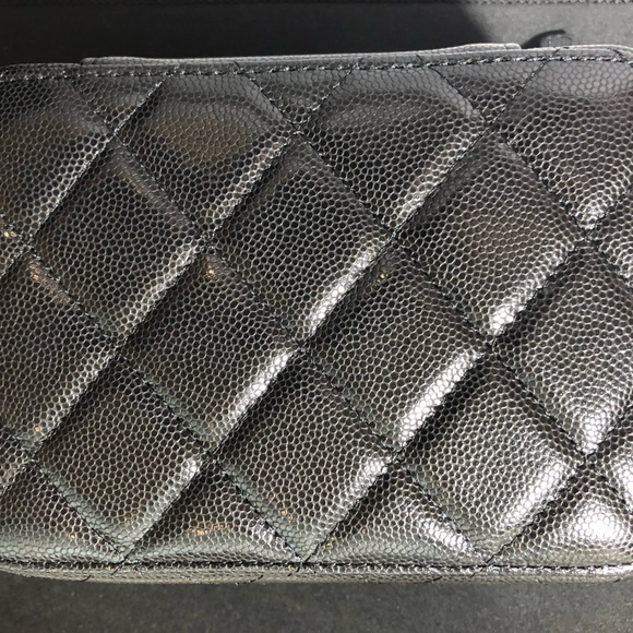 Brand new authentic Chanel bag very stylish out of stock in stores - Picture 2 of 9